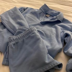 Tna cozy af set. Shorts and top